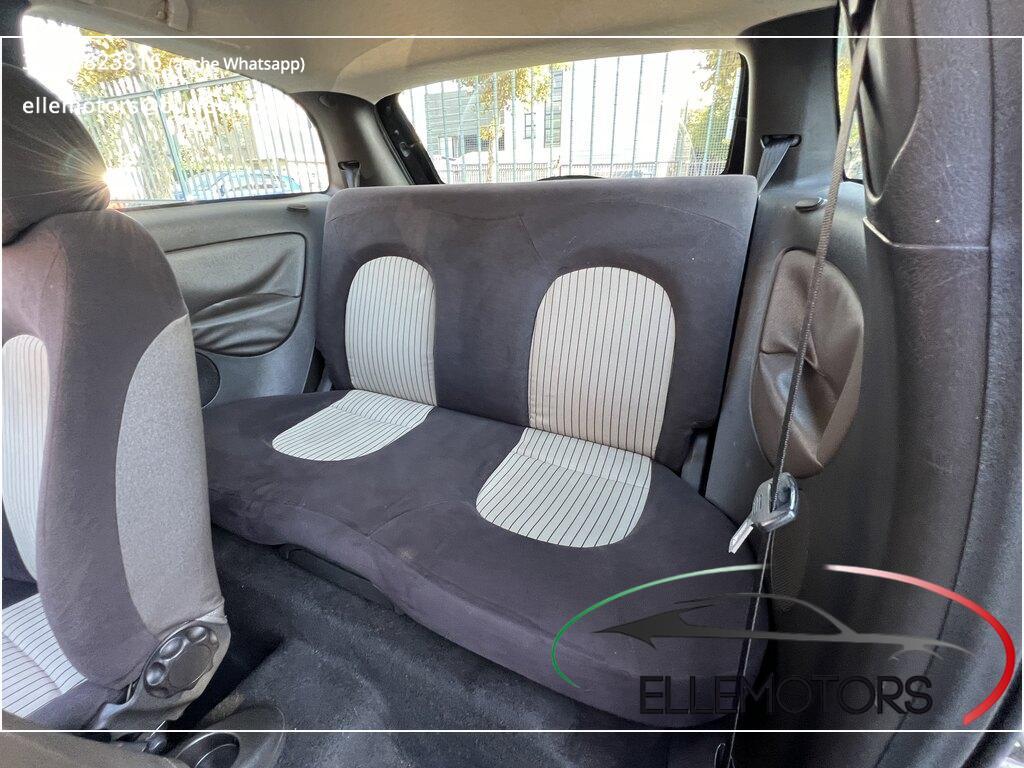 Lancia Ypsilon II 2007 NEOPATENTATI