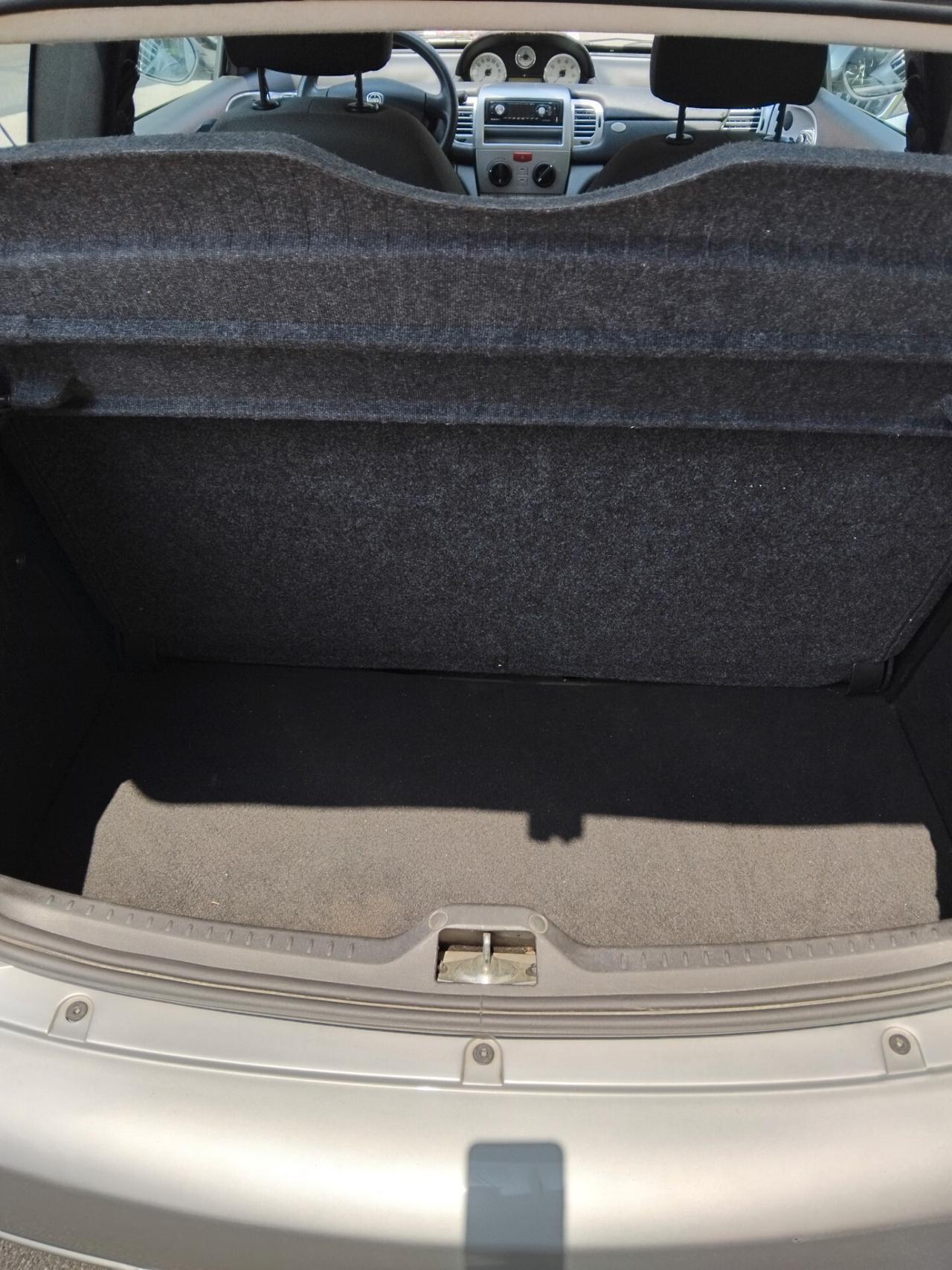 Lancia Ypsilon 1.2 Argento