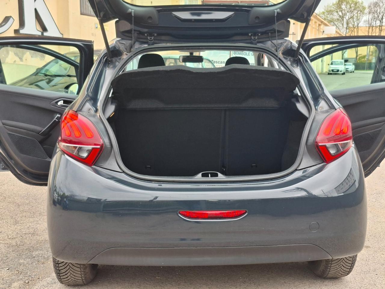 Peugeot 208 PureTech 82 5 porte Allure