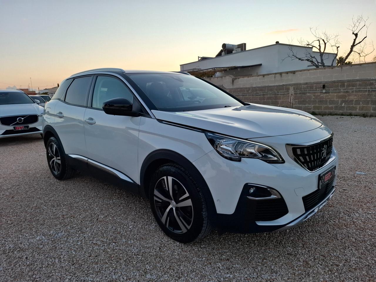 Peugeot 3008-1.5HDi 130CV- Allure*LED*NAVI*RADAR