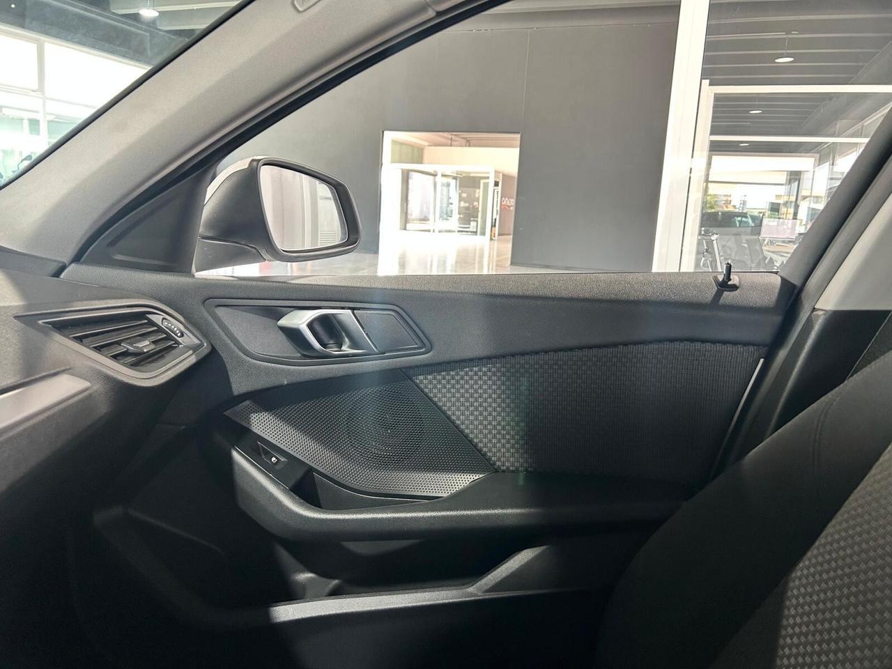 Bmw 116 116d 5p. Business Advantage