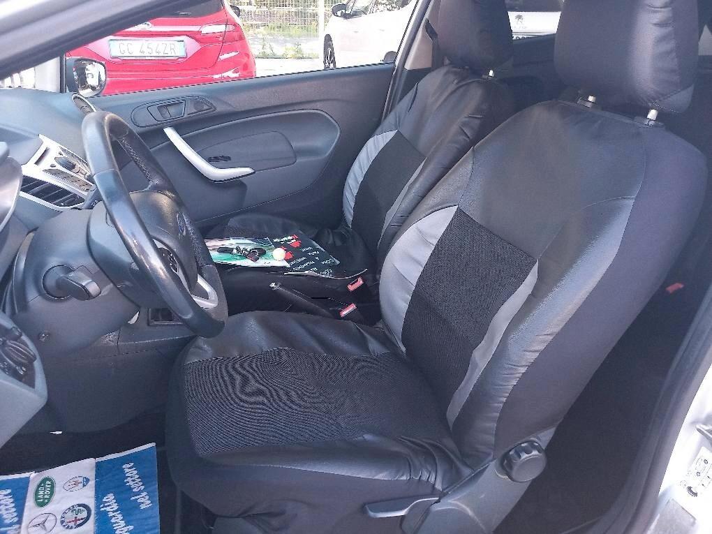Ford Fiesta 1.6 TDCi 3p. Ghia x neo patentati km 208000 ottime condizioni