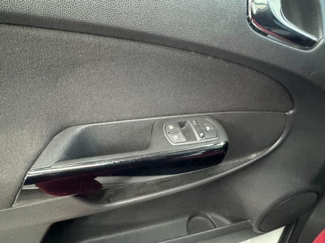 OPEL Corsa 1.2 3 porte b-color