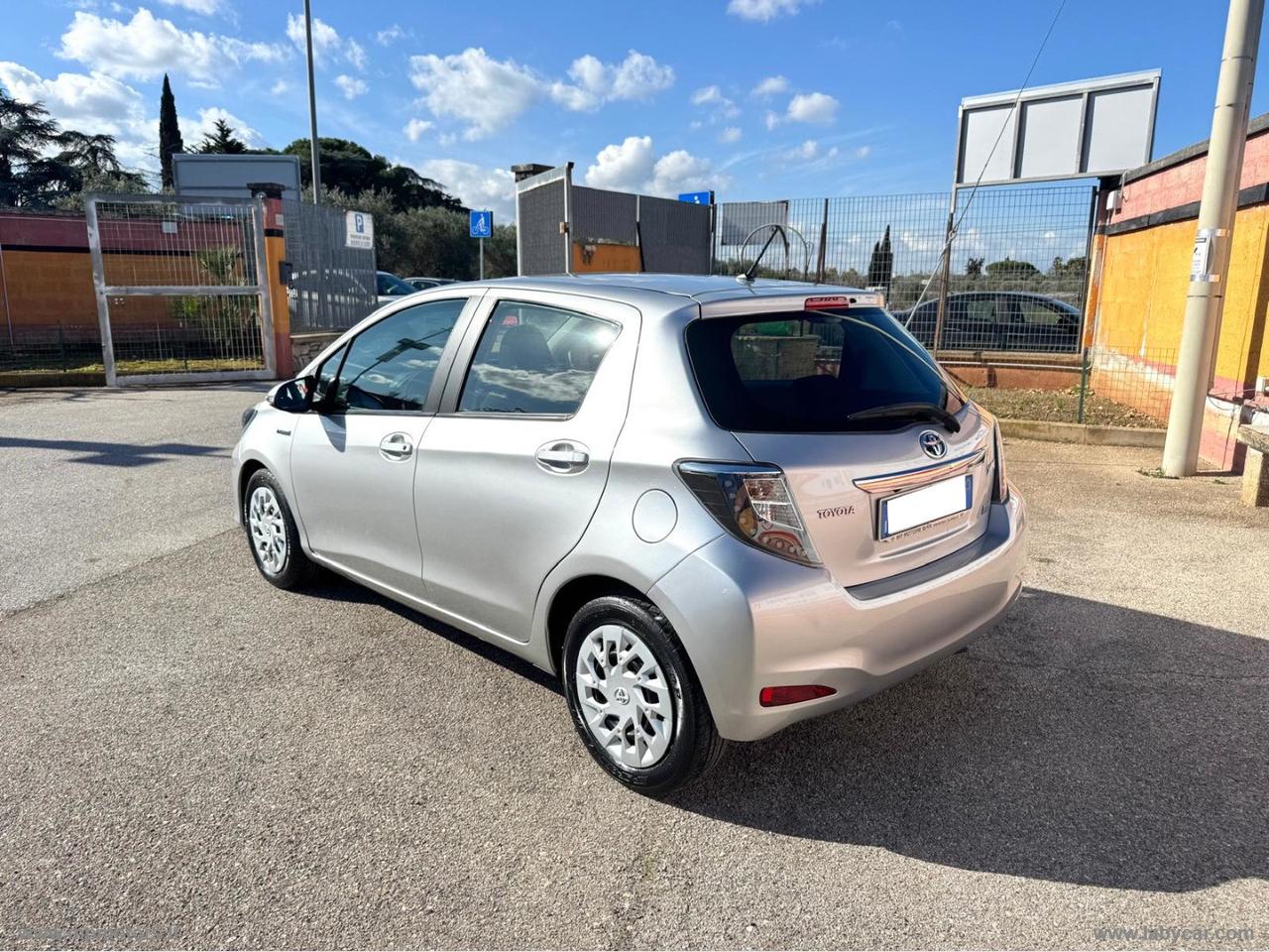 TOYOTA YARIS LOUNGE HYBRID 1.5 75CV