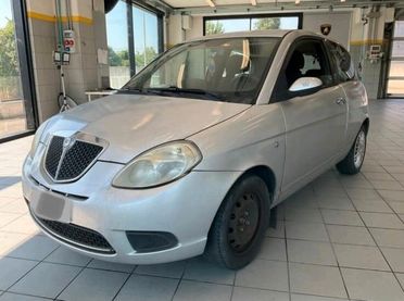 Lancia Ypsilon 1.3 MJT 75 CV Oro Giallo