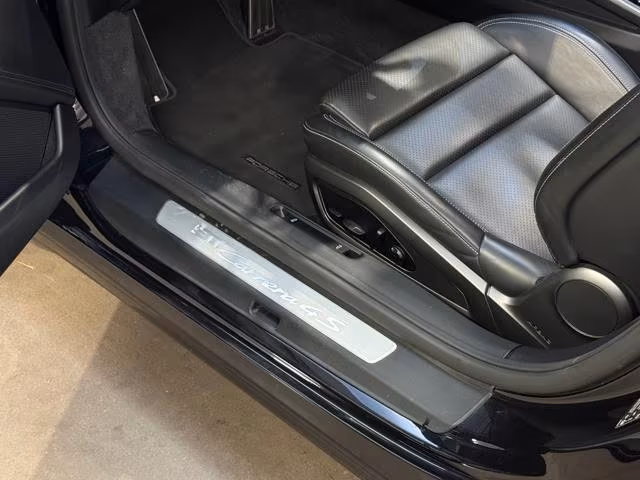 PORSCHE 911 Carrera 4S