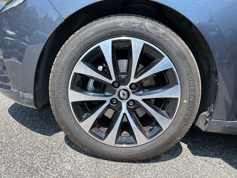 Renault Clio V 2019 1.6 E-Tech hybrid Intens 140cv auto my21