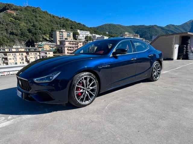 Maserati Ghibli V6 430 CV AWD Modena