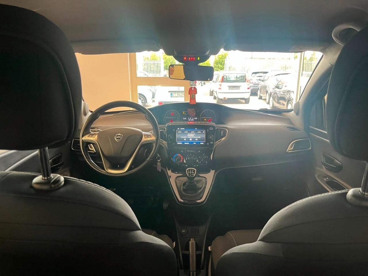 Lancia Ypsilon 1.0 FireFly 5 porte S&S Hybrid Gold Plus