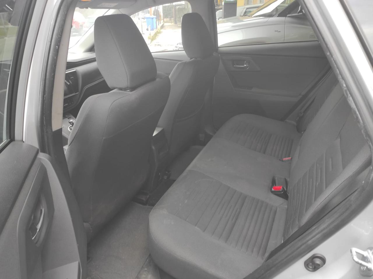 Toyota Auris Touring Sports 1.8 Hybrid Lounge