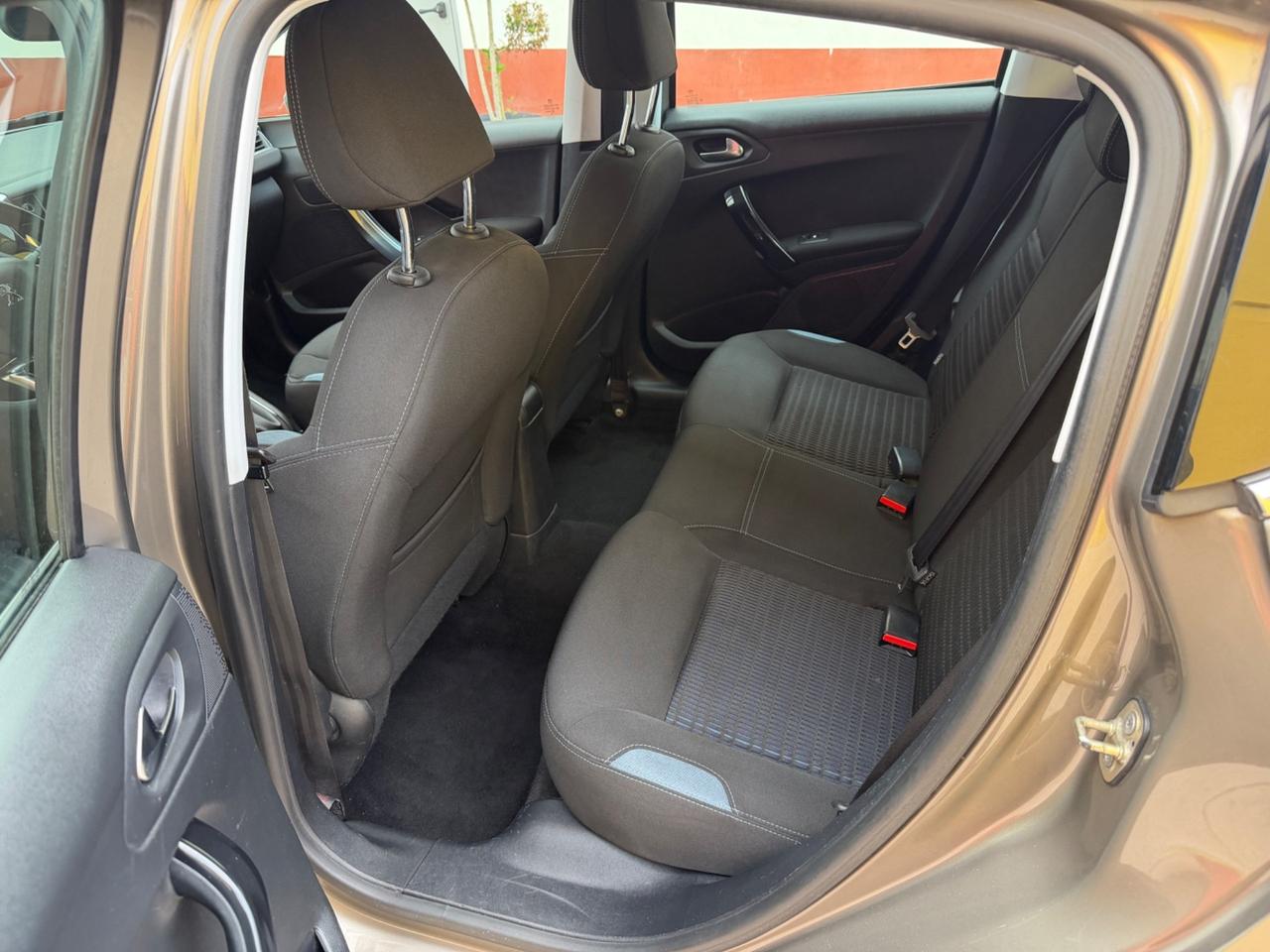 Peugeot 208 1.2 VTi 5 porte Navigatore - 2012
