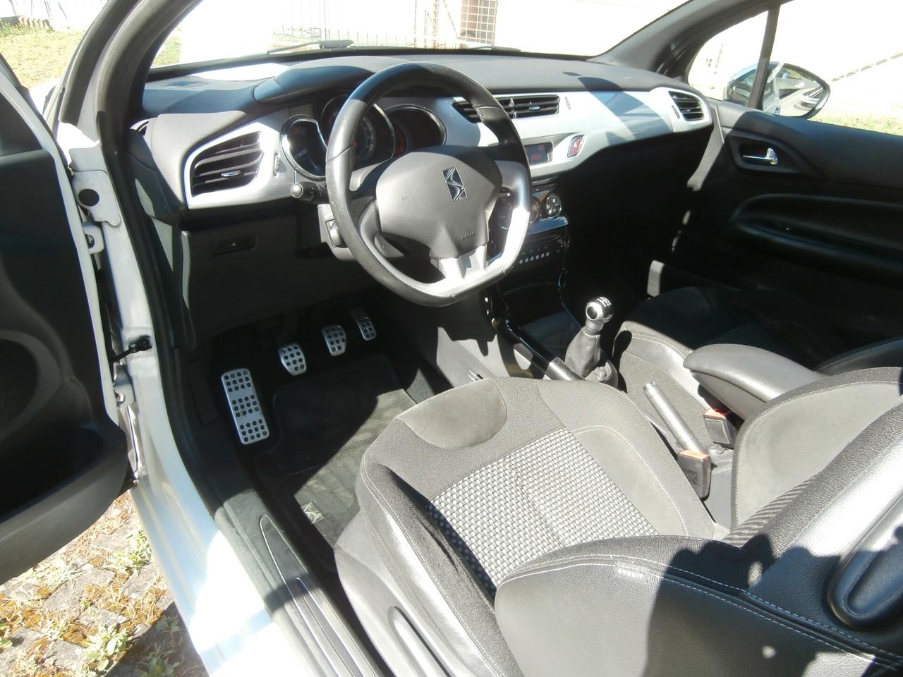 Ds DS3 DS 3 1.4 HDi 70 Just Black NEOPATENTATI