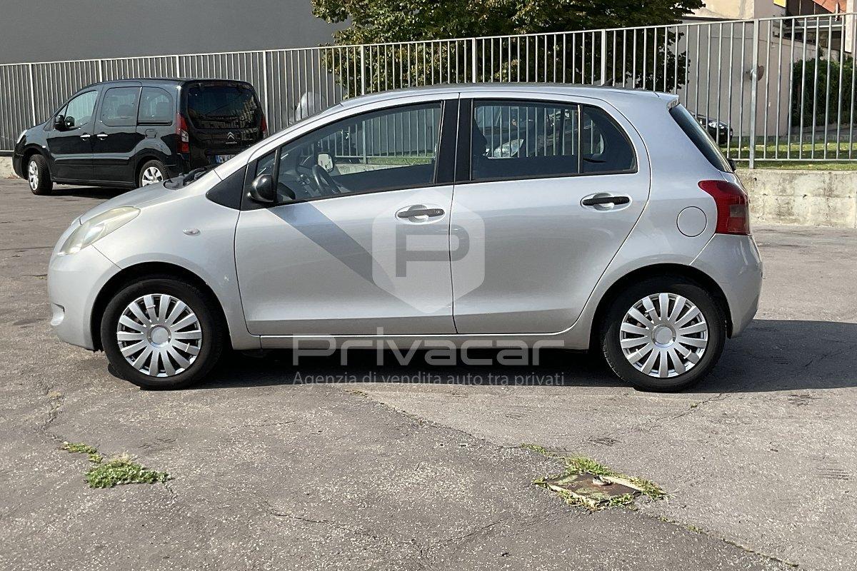 TOYOTA Yaris 1.0 5 porte
