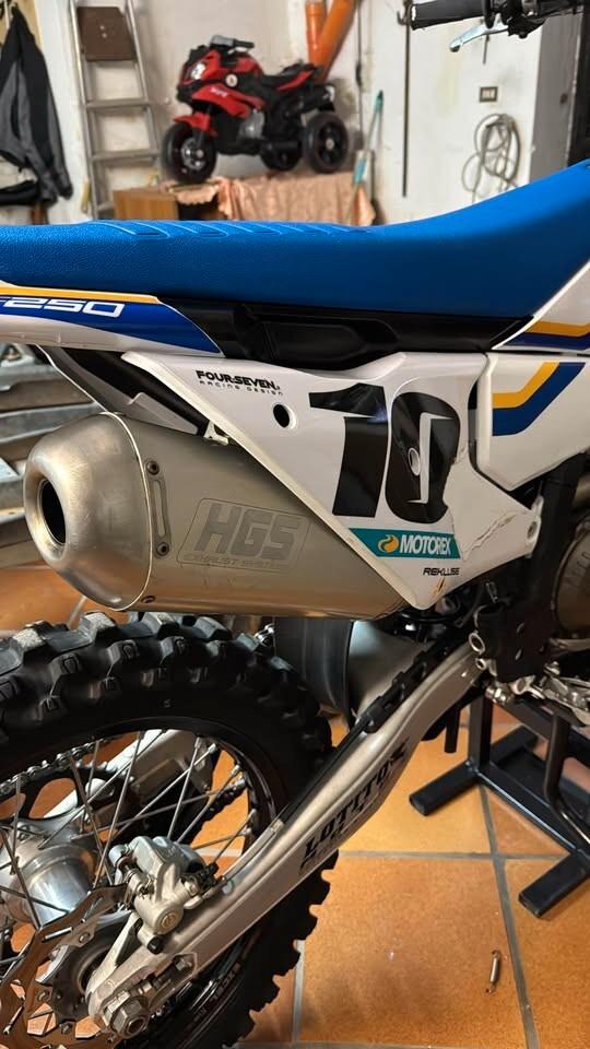 Husqvarna FC 250 4t heritage 40ore scarico hgs