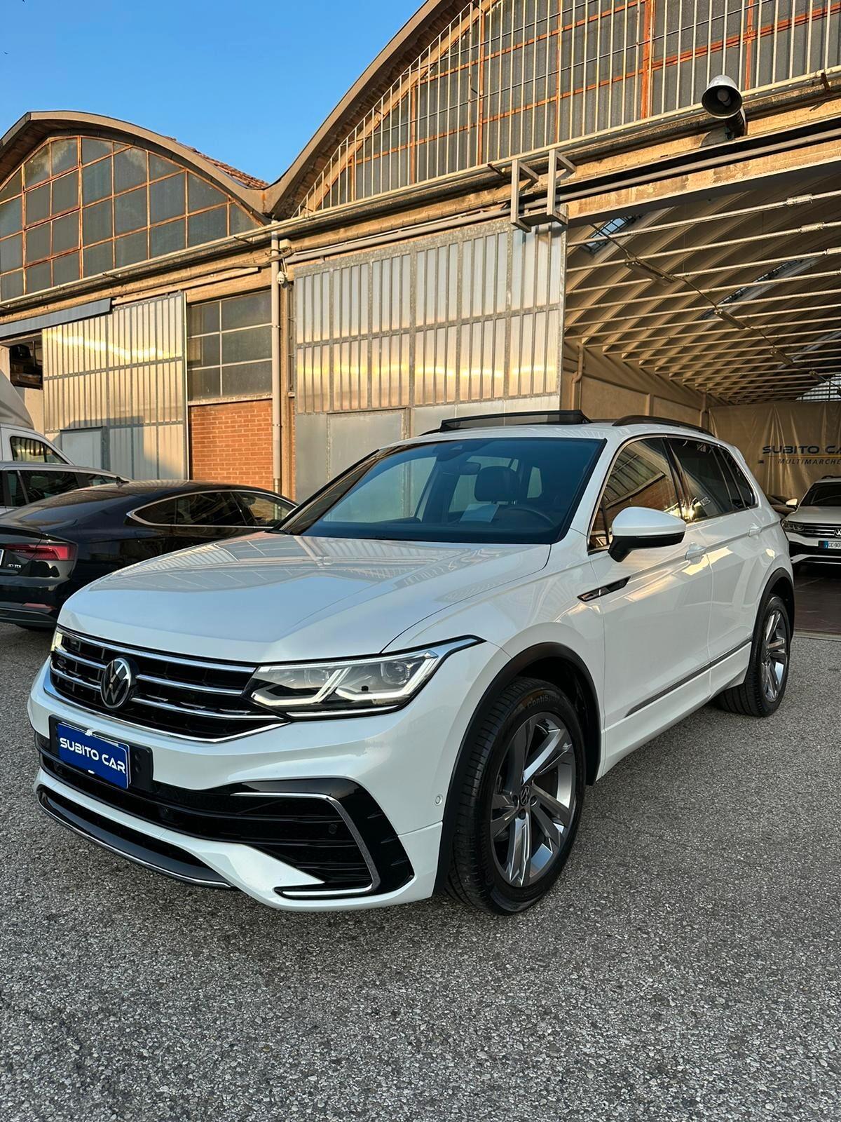 Volkswagen Tiguan 2.0 TDI 150 CV SCR DSG 4MOTION R-Line TETTO PANORAMICO E APRIBILE