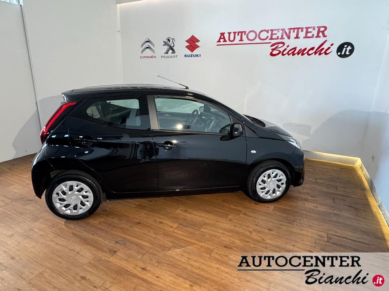 Toyota Aygo 5 Porte Aygo 5p 1.0 x-play 72cv