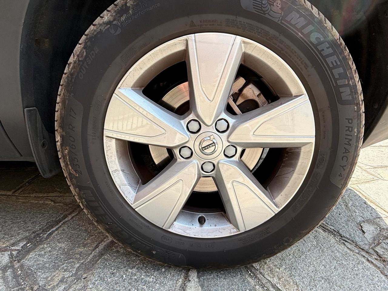Volvo XC40 B3 automatico Plus Dark