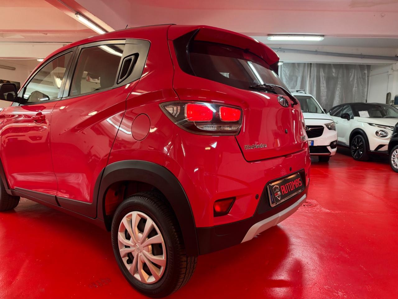 Mahindra KUV100 1.2 VVT K8 km14000