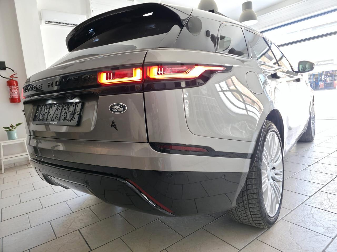 Land Rover Range Velar 3.0D V6 300 CV R-Dynamic HSE