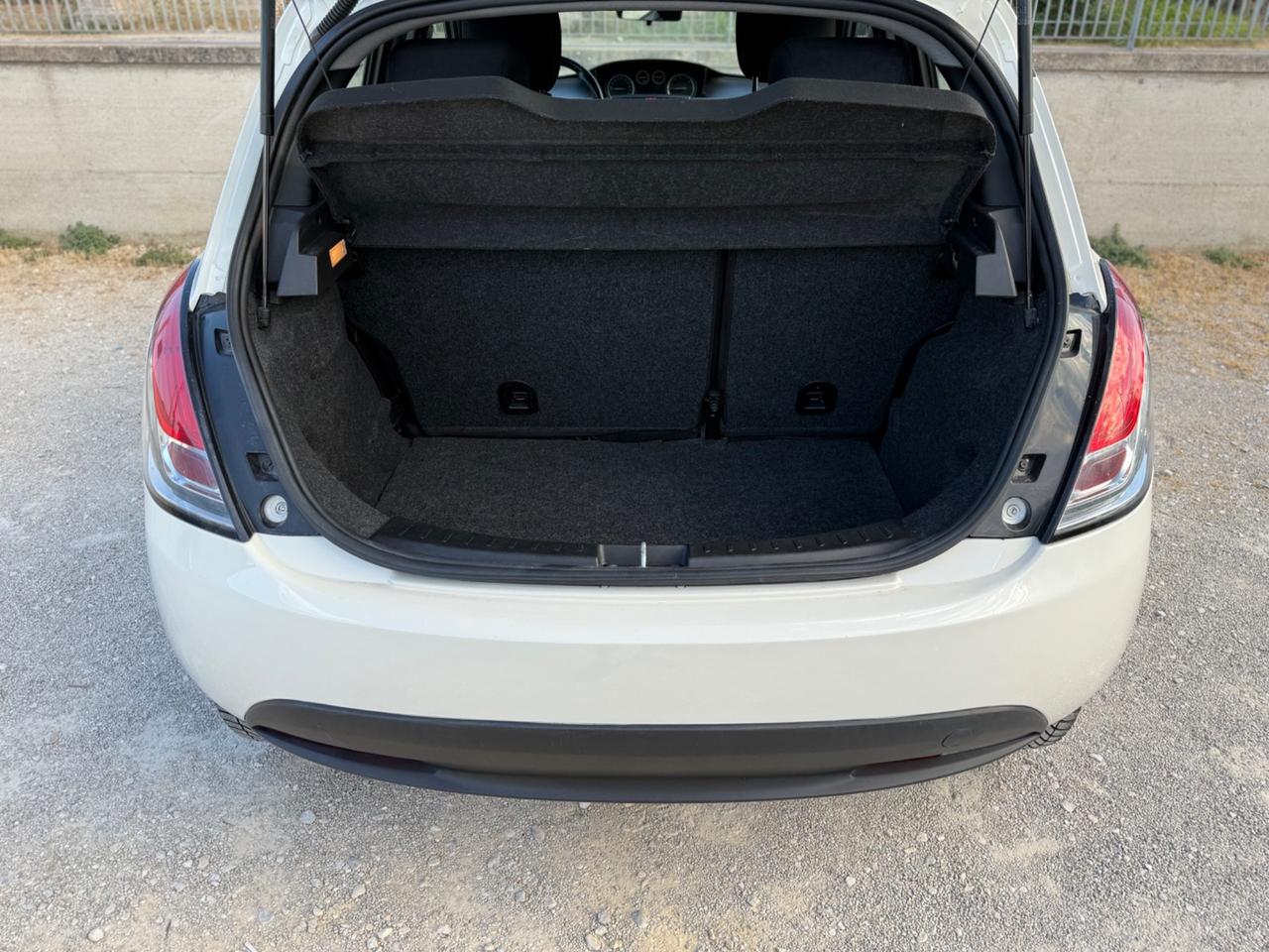 Lancia Ypsilon 1.2 69 CV 5 porte S&S Platinum