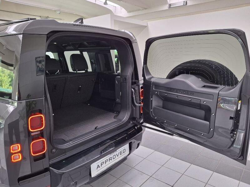 Land Rover Defender 3.0D I6 200 110 SE AWD auto. AUTOCARRO N1