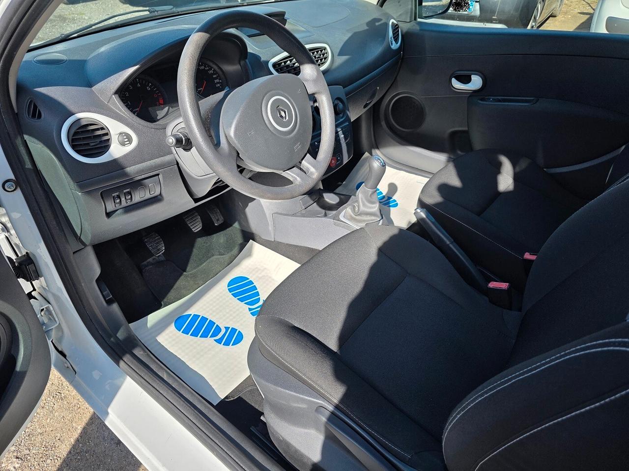 Renault Clio 1.2 16V Yahoo!