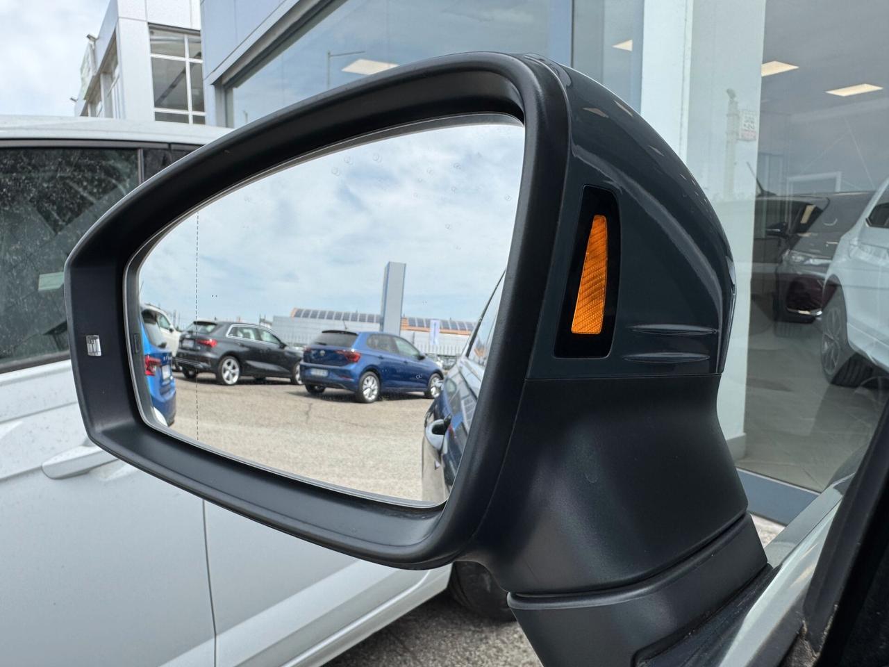 Volkswagen Tiguan 2.0 tdi R-Line 4motion 150cv dsg/NO VINCOLI