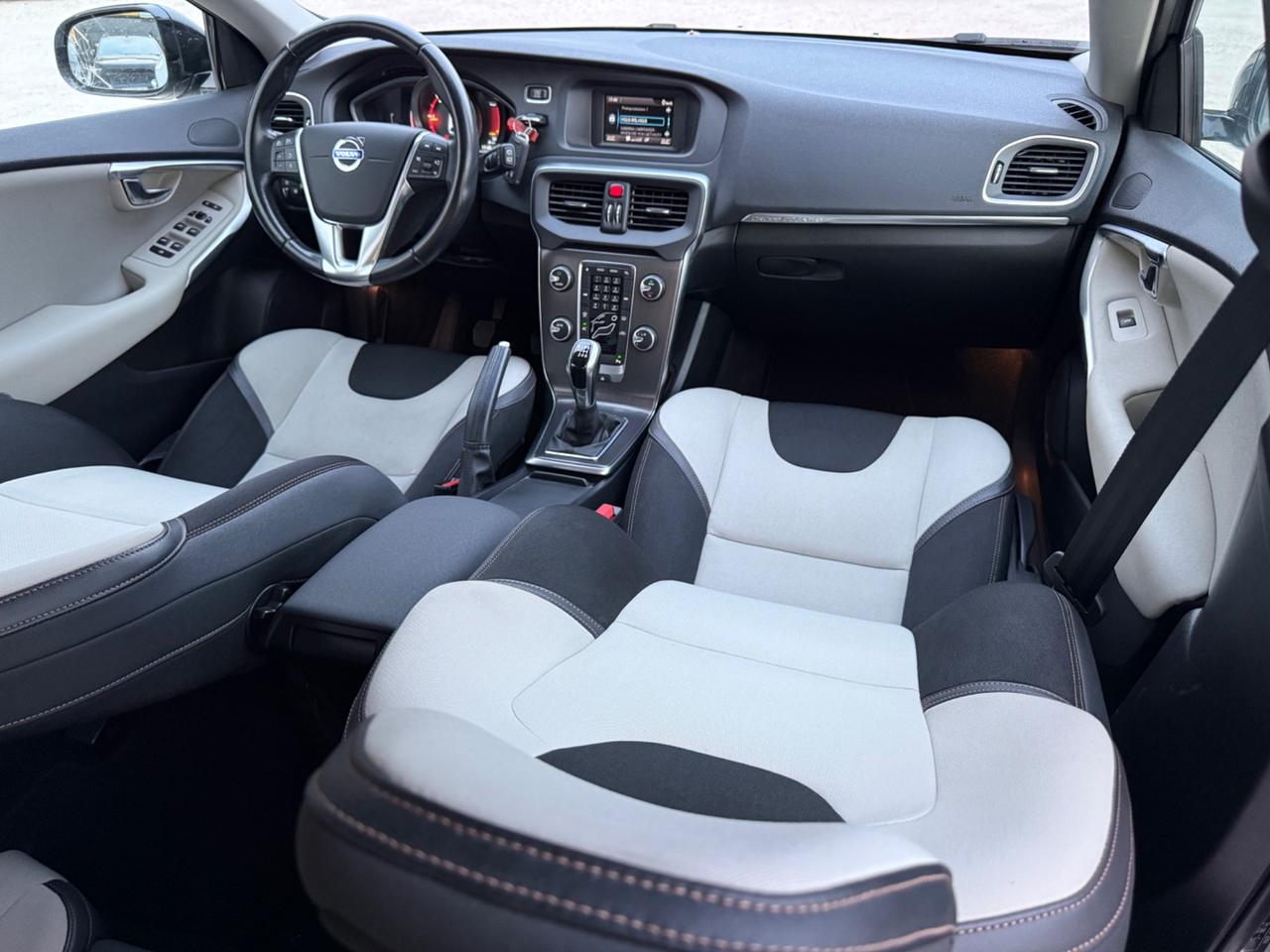 Volvo V40 Cross Country D2 GARANZIA R-DESIGN SPORT