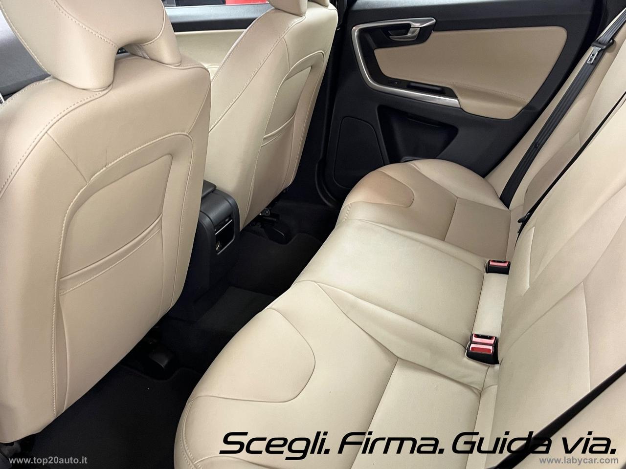 VOLVO XC60 D4 Summum|TETTO APRIBILE|PELLE|SEDILI RISC.