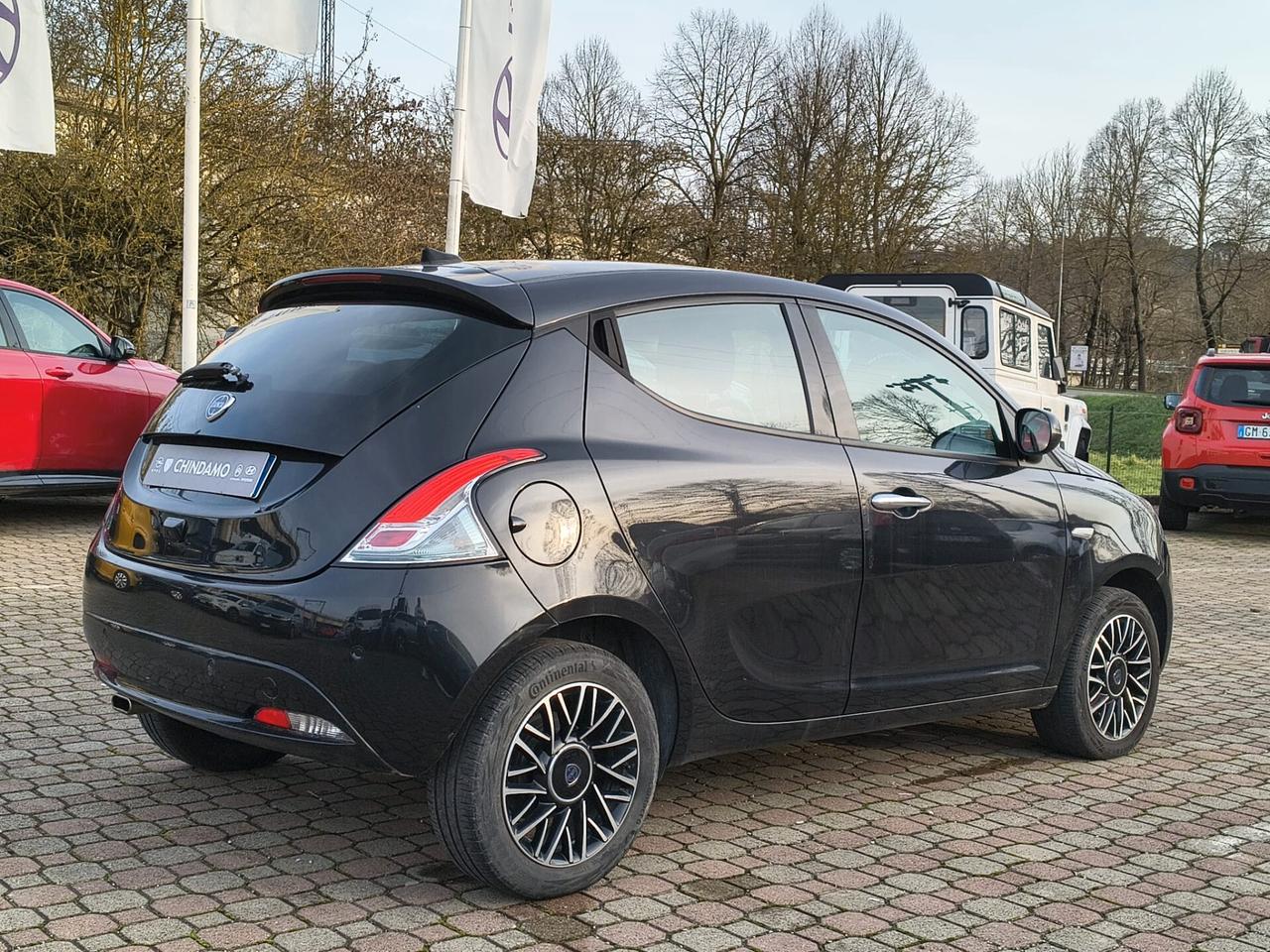 Lancia Ypsilon 1.0 FireFly 5 porte S&S Hybrid Platino