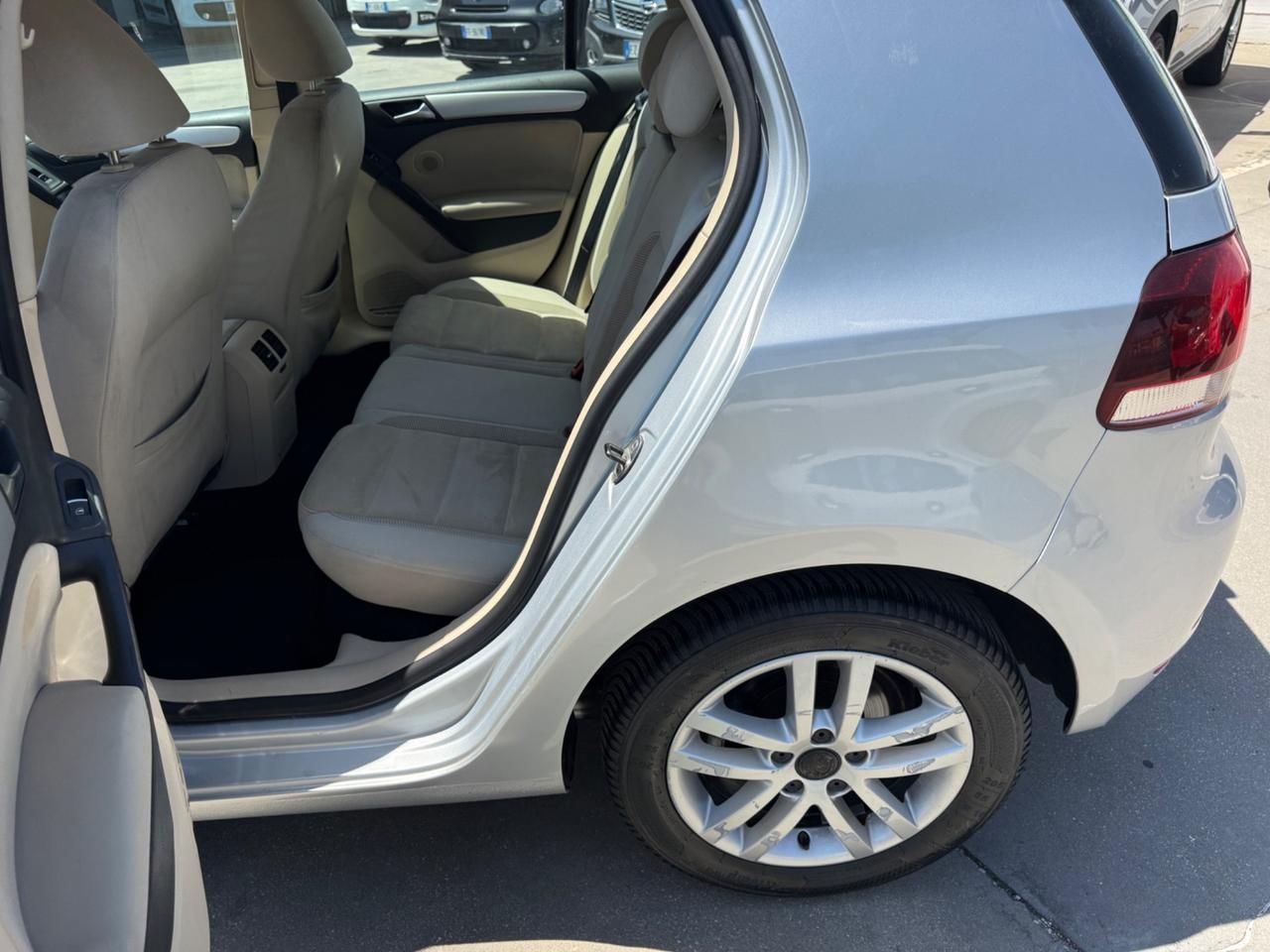 Volkswagen Golf 1.6 TDI full optional