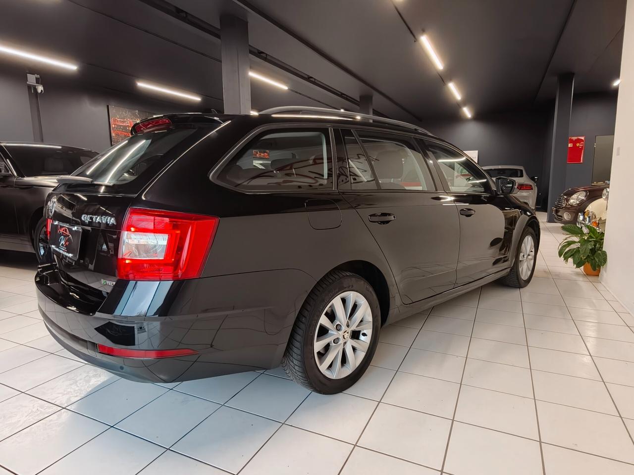 Skoda Octavia 1.5 DSG Wagon Ambition G-Tec
