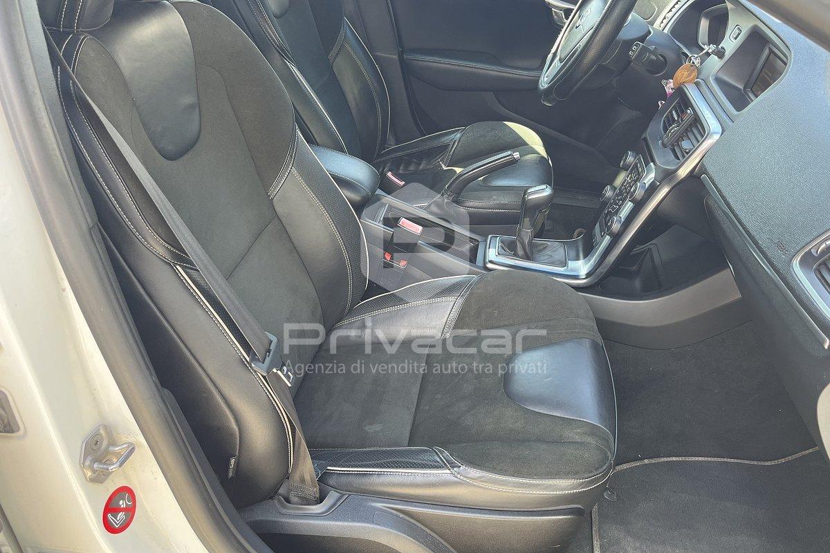 VOLVO V40 D2 R-design Kinetic