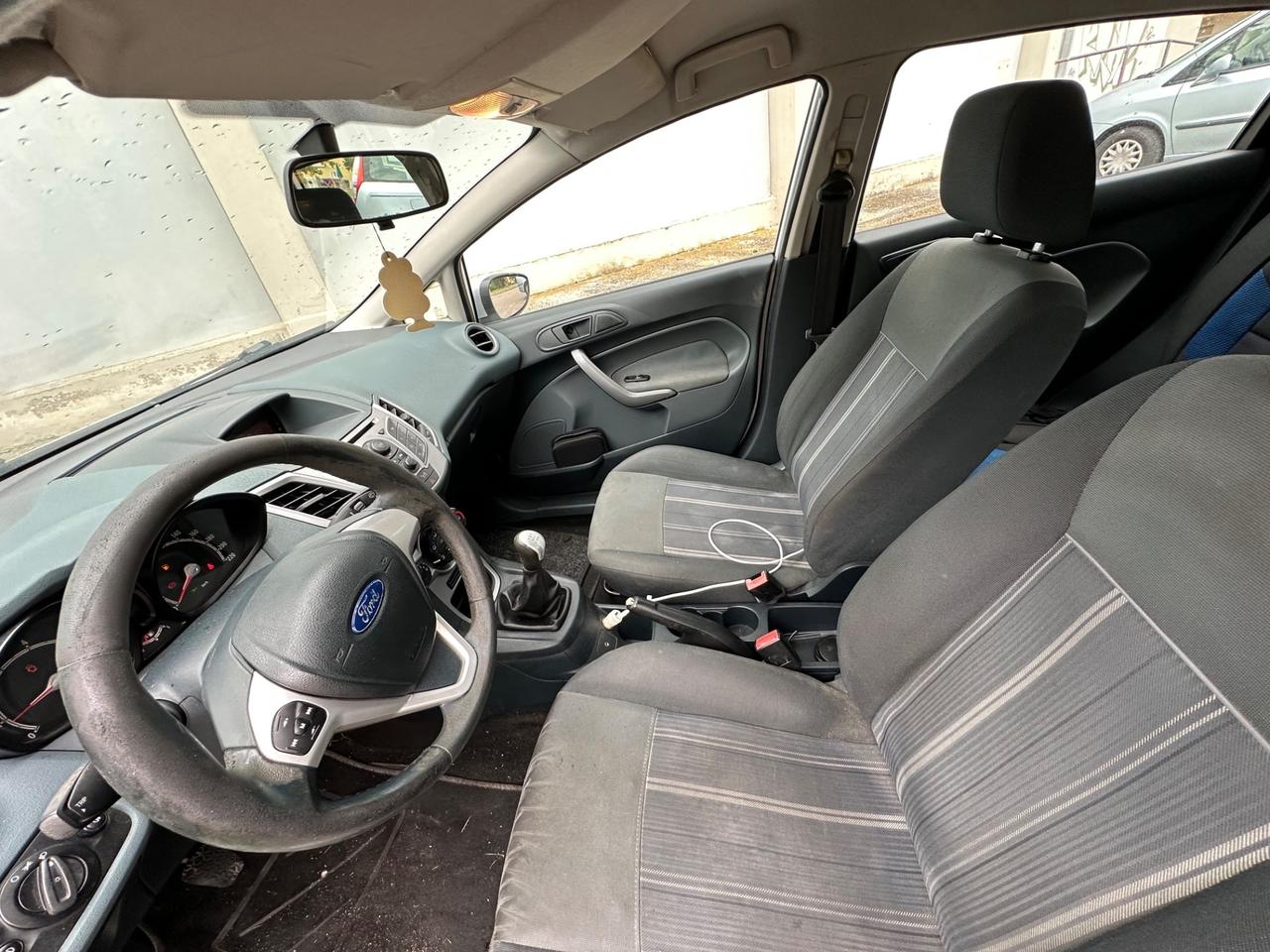 Ford Fiesta 1.2 82 CV 5 porte Titanium 2010 neopatentati