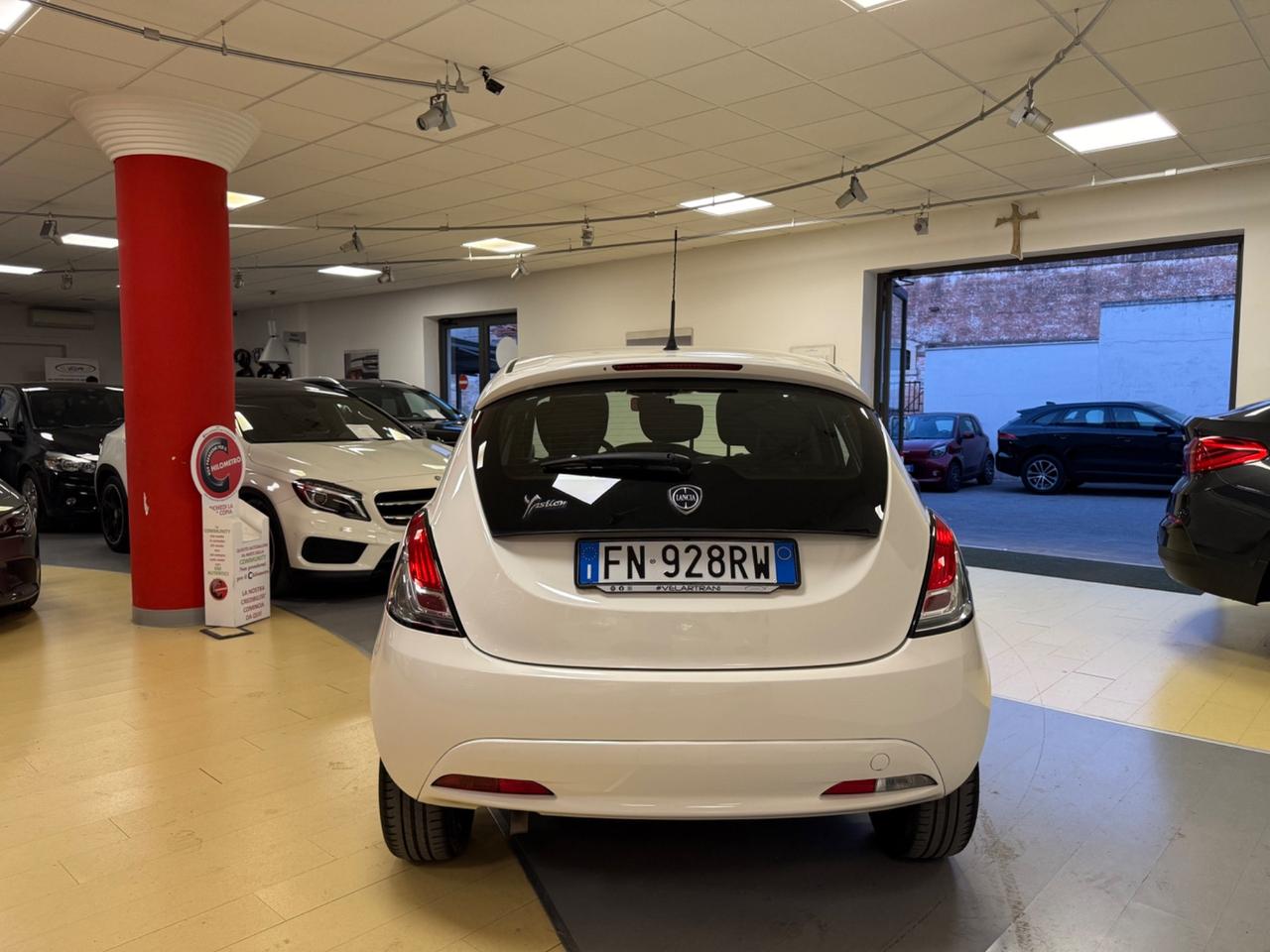 Lancia Ypsilon 1.3 MJT 16V 95 CV 5 porte S&S Silver