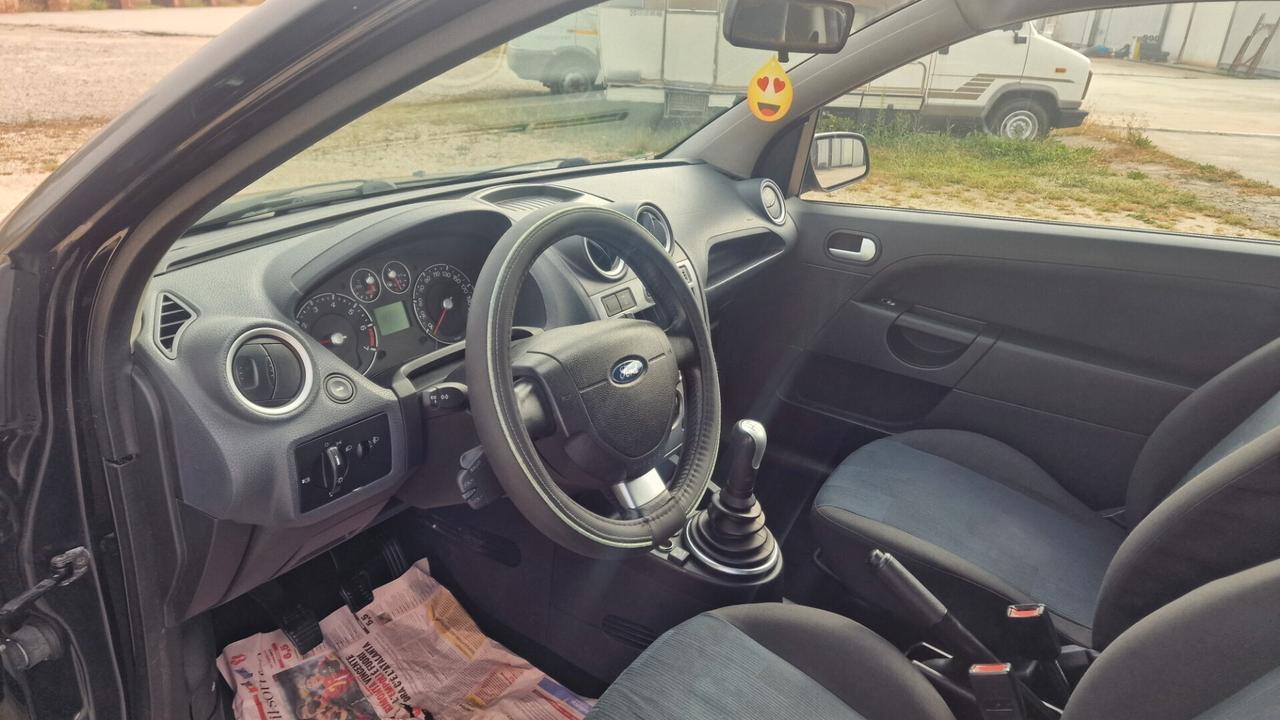 Ford Fiesta 1.2 16V 3p. Ghia "GPL"