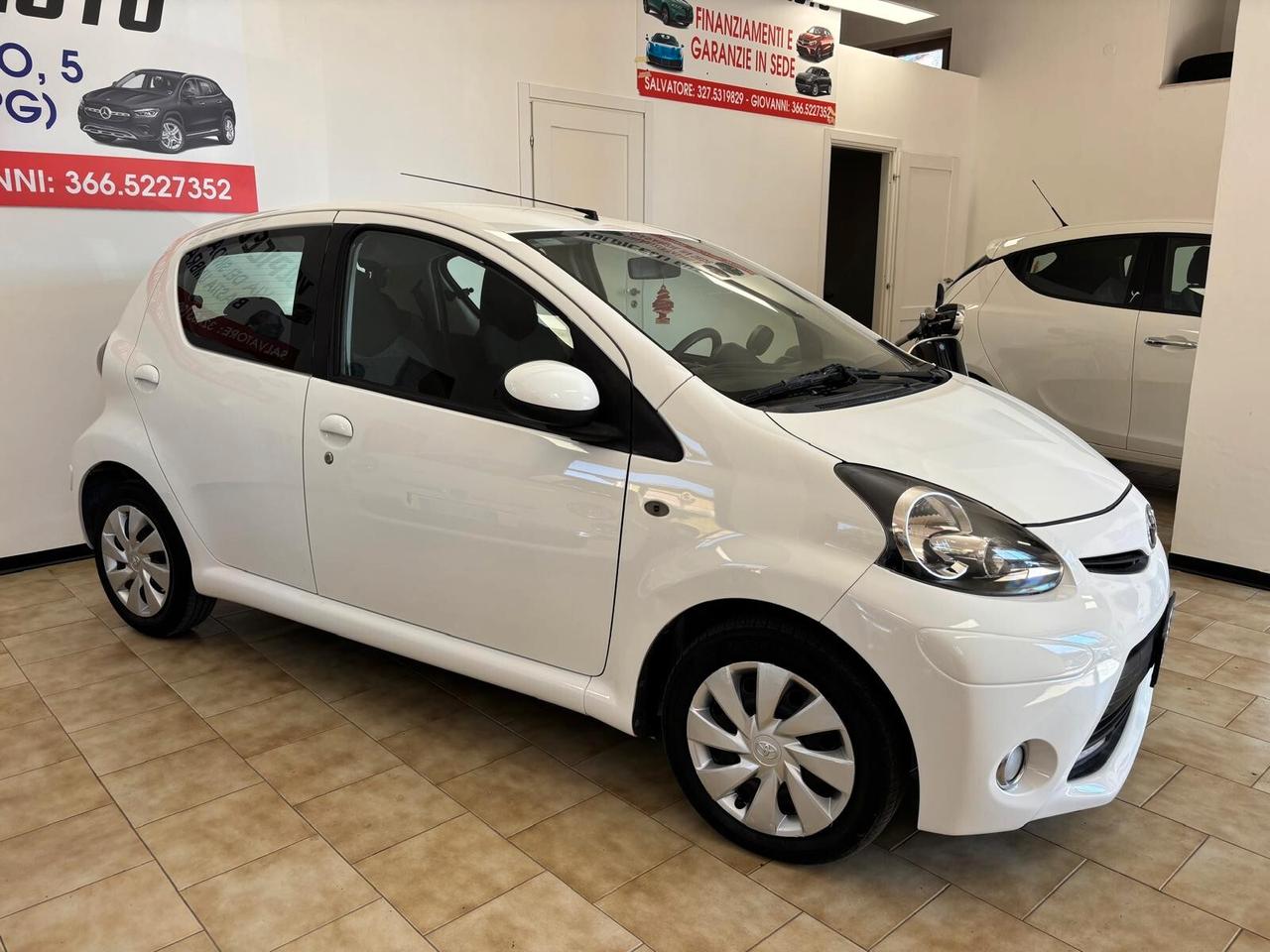 TOYOTA AYGO ANNO 2012 BZ 1.0 ADATTA NEOPATENTATI KM 95 MILA