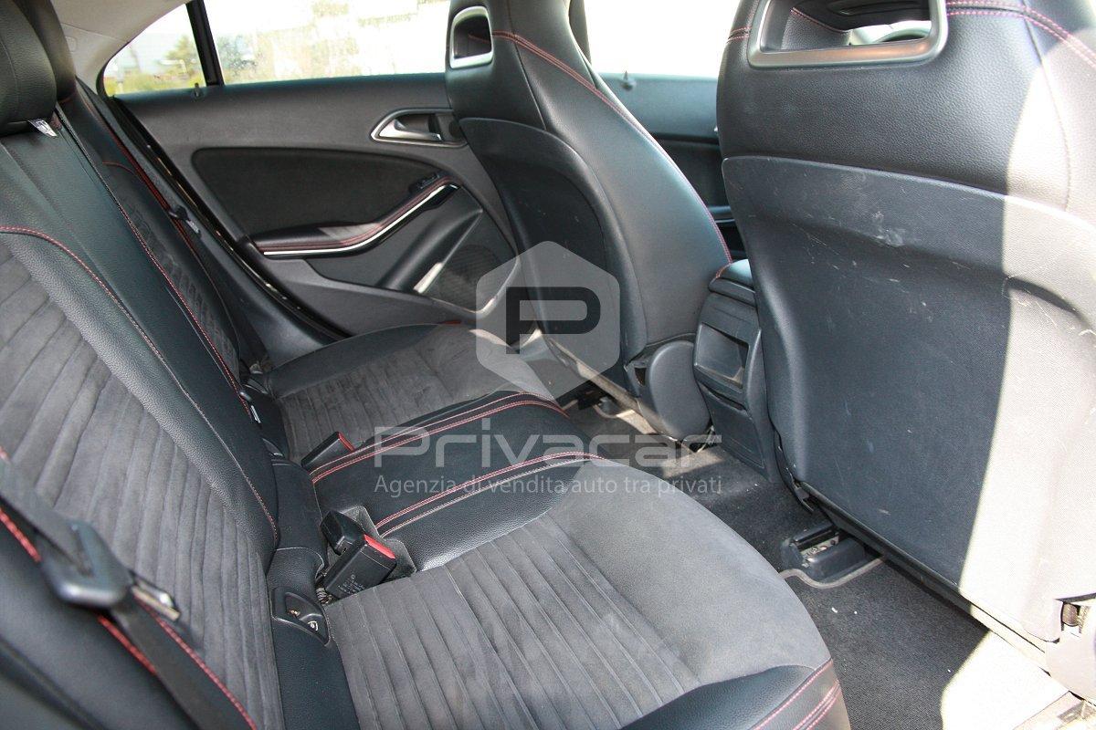 MERCEDES CLA 200 d Automatic Premium