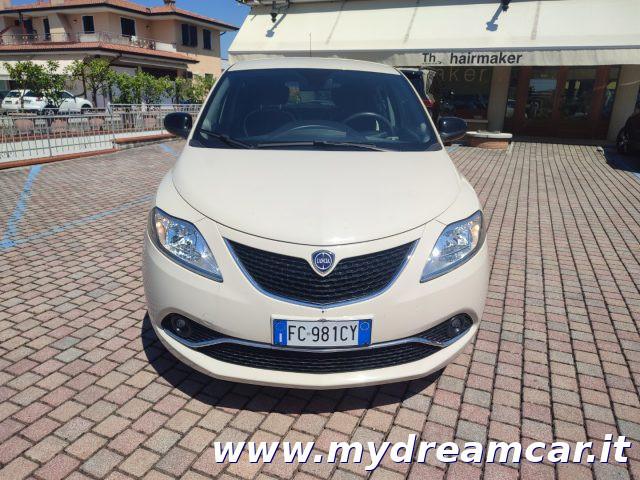 LANCIA Ypsilon 1.2 69 CV 5 porte Platinum