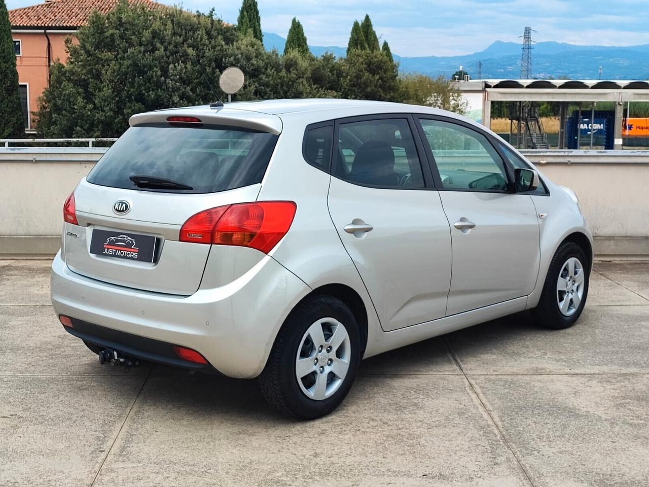 Kia Venga 1.4 benzina Easy Gancio traino Neopatentati