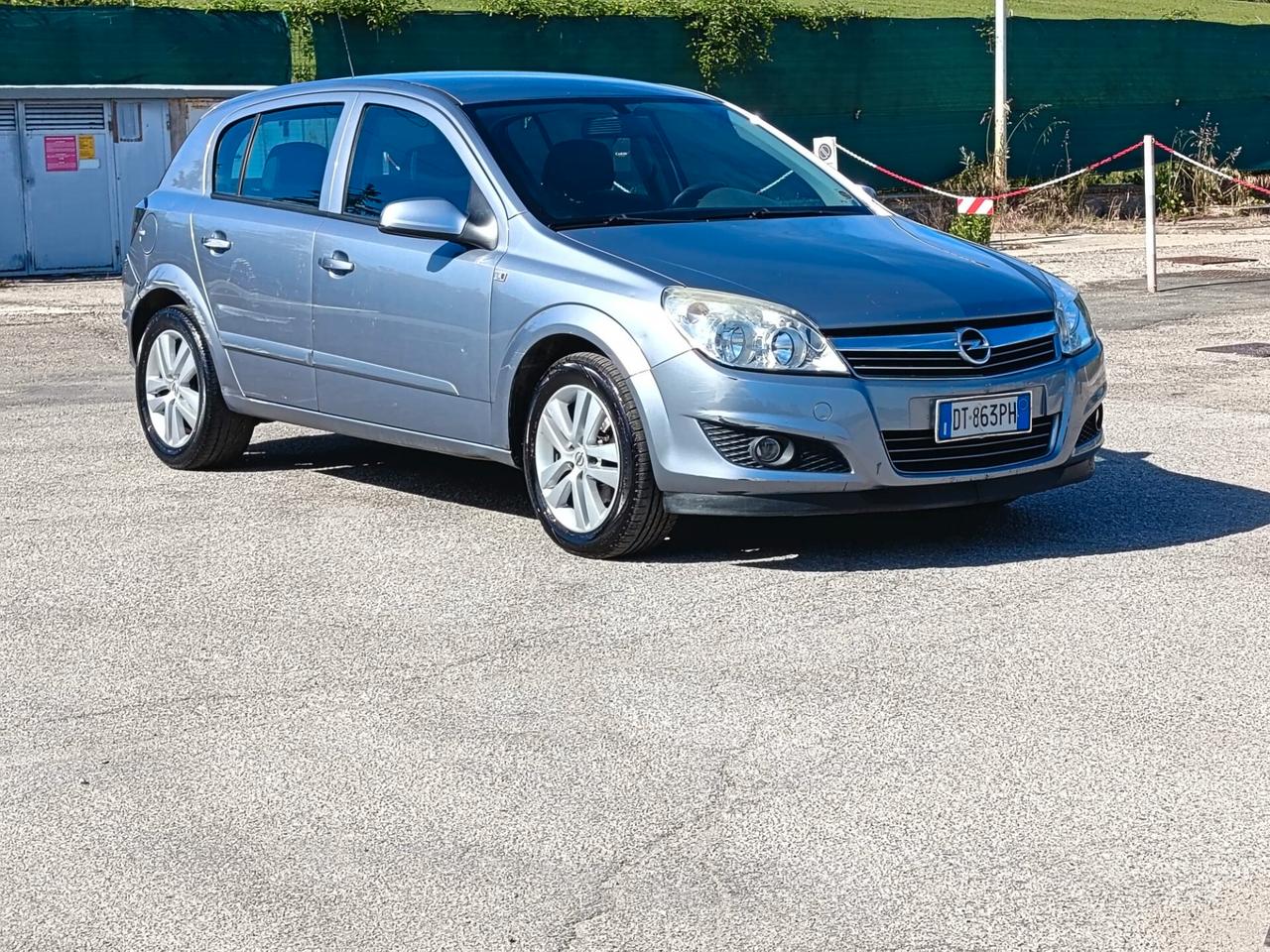 Opel Astra 12 2008 1.3 CDTI ecoFLEX 150.000KM BERLINA NEOPATENTATI