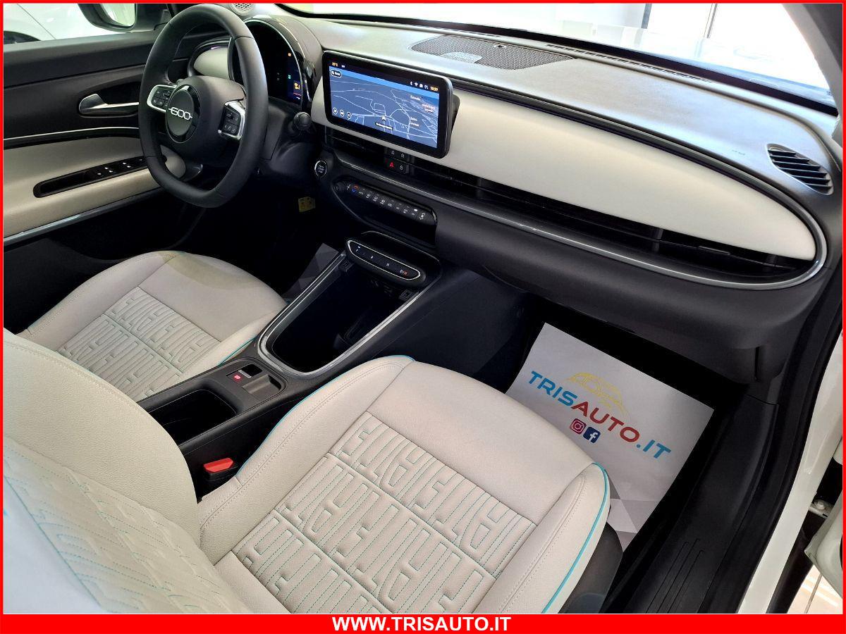 FIAT 600 1.2 T-GEN3 MHEV DCT La Prima NEOPATENTATI (FULL LED+PELLE+NAVI)