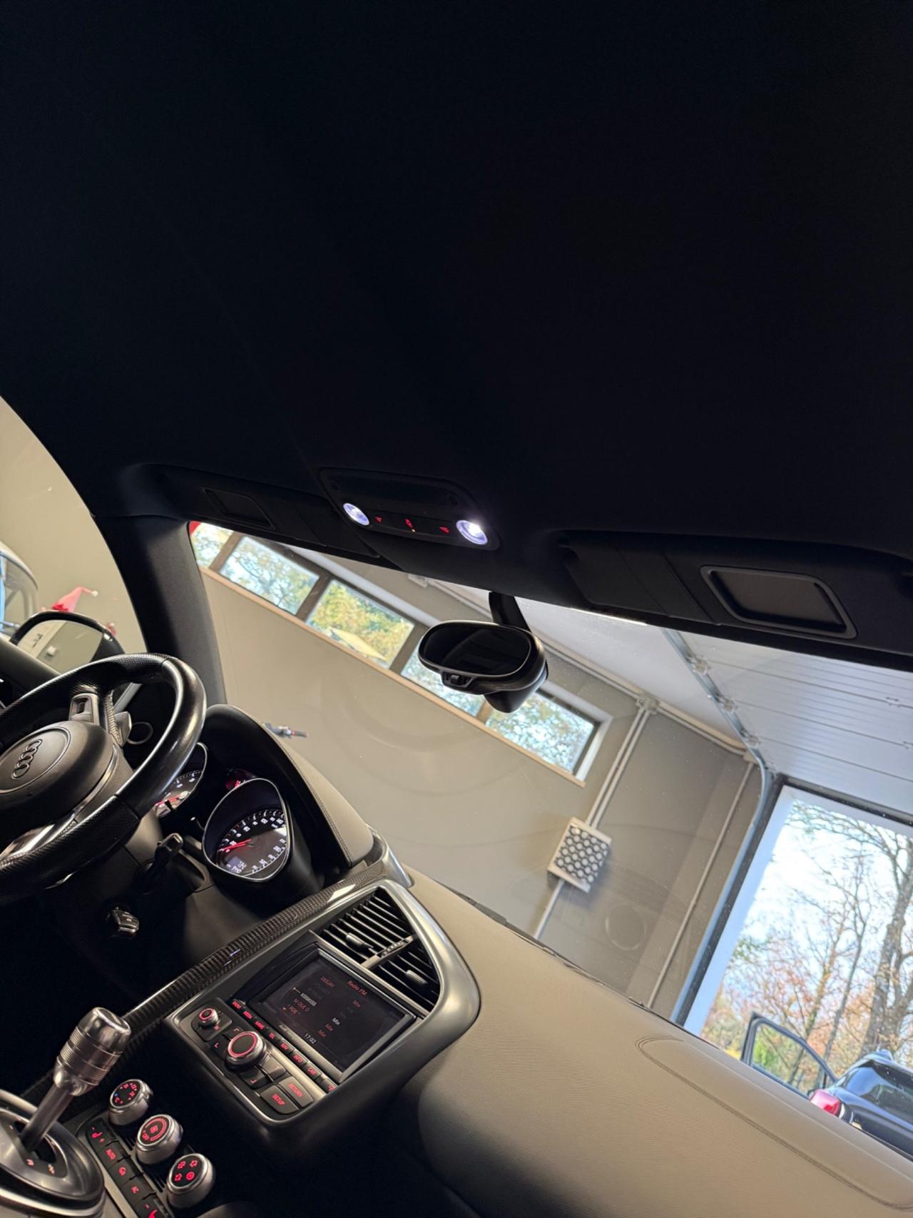 Audi R8 4.2 V8 FSI quattro R tronic