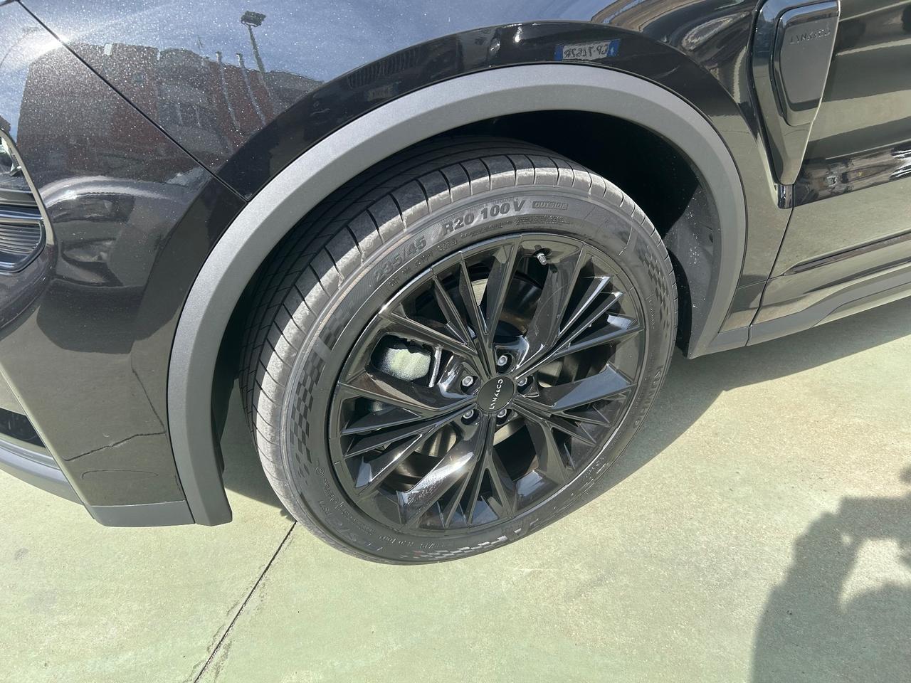 Lynk&co 01 PHEV More