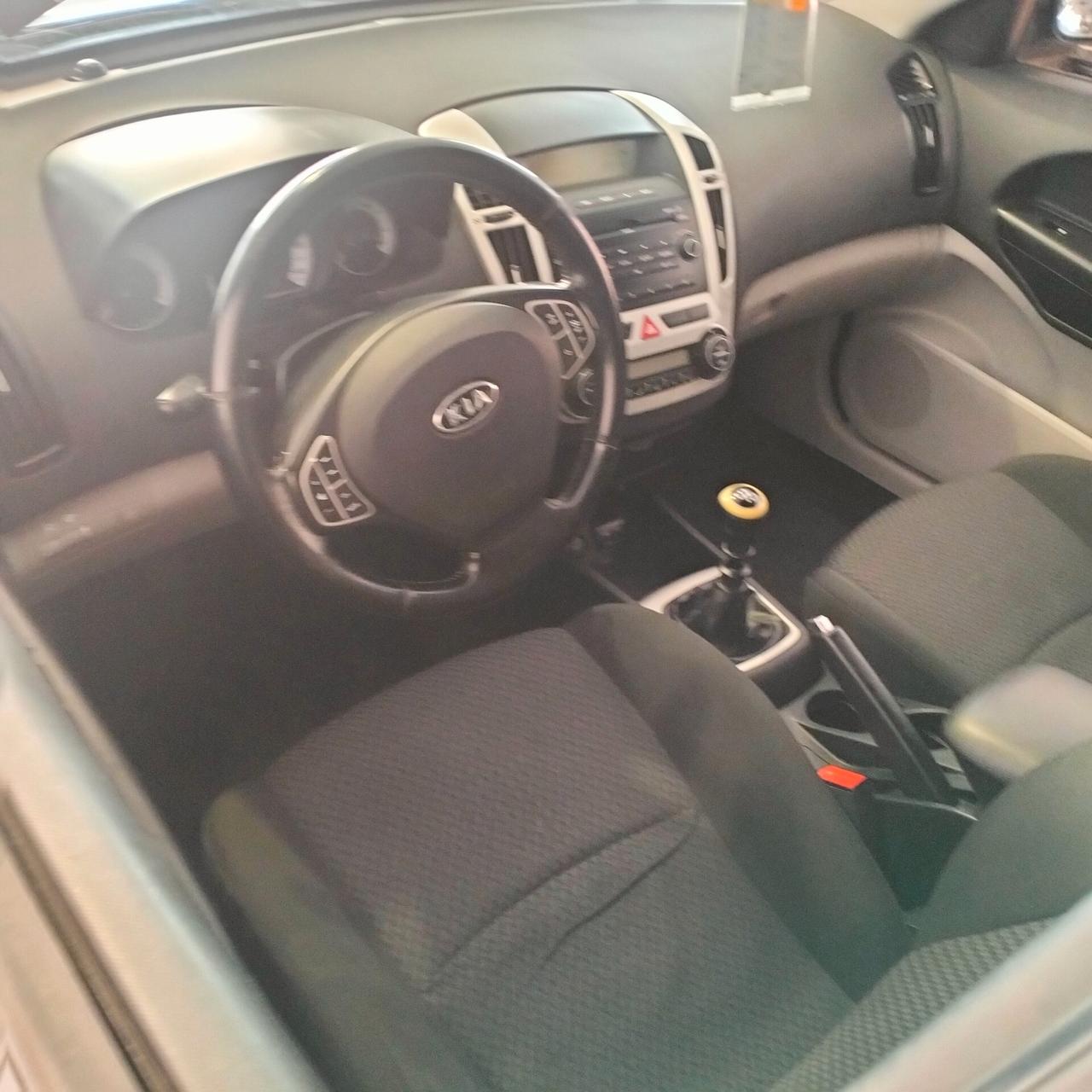 Kia Ceed cee'd Sp. Wag. 1.6 CRDi VGT 115CV EX