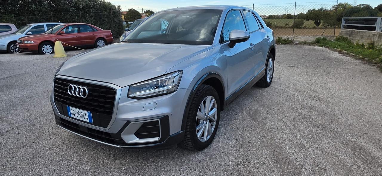 Audi Q2 30 TDI Business Design
