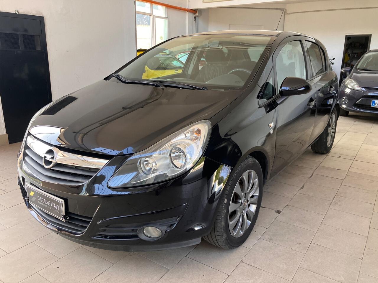 Opel Corsa 1.2 5 porte Cosmo NEOPATENTATI