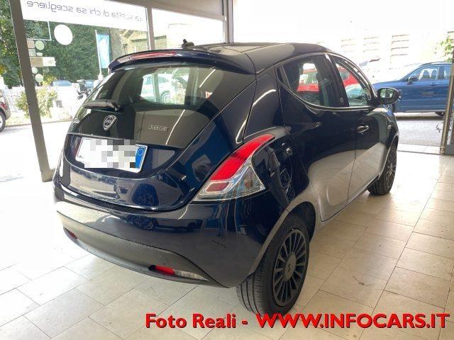 LANCIA Ypsilon 1.0 FireFly 5p S&S Hybrid Ecochic Silver NEOPATENT