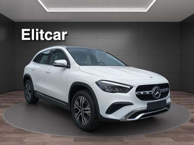 MERCEDES-BENZ GLA 180 Automatic Progressive Advanced