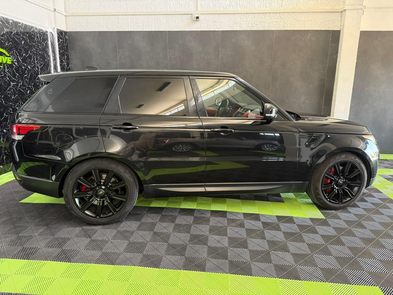 Land Rover Range Rover Sport 3.0 SDV6 HSE DYNAMIC
